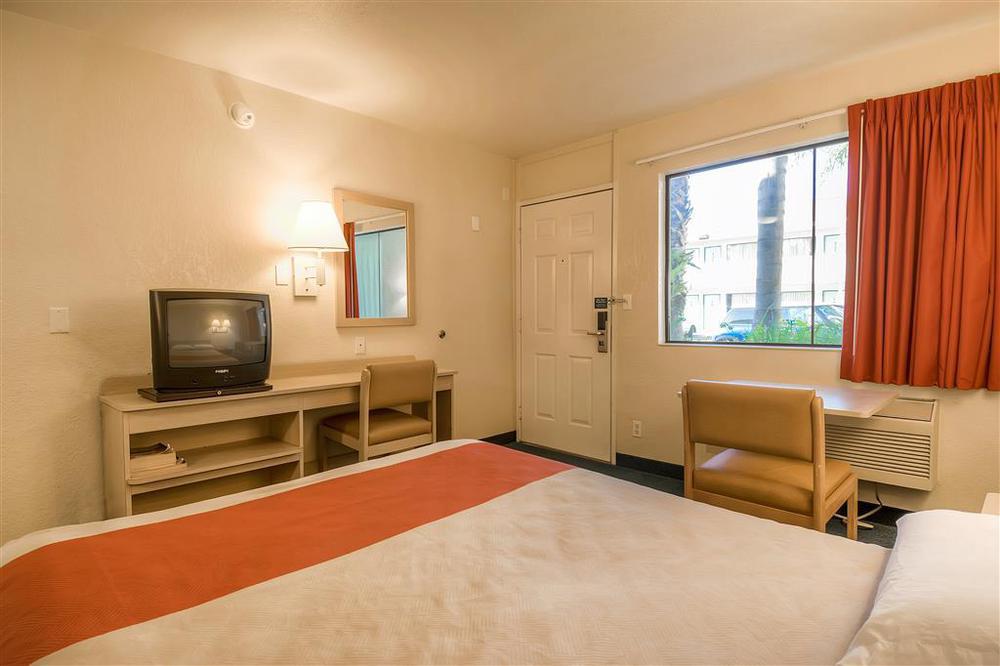 Motel 6-Rosemead, Ca - Los Angeles Bilik gambar
