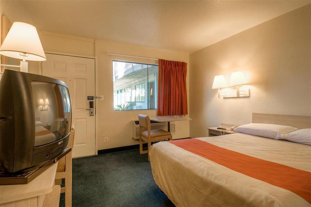Motel 6-Rosemead, Ca - Los Angeles Bilik gambar