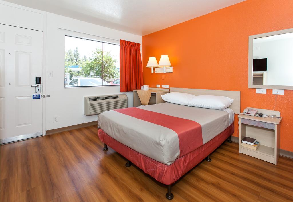Motel 6-Rosemead, Ca - Los Angeles Bilik gambar